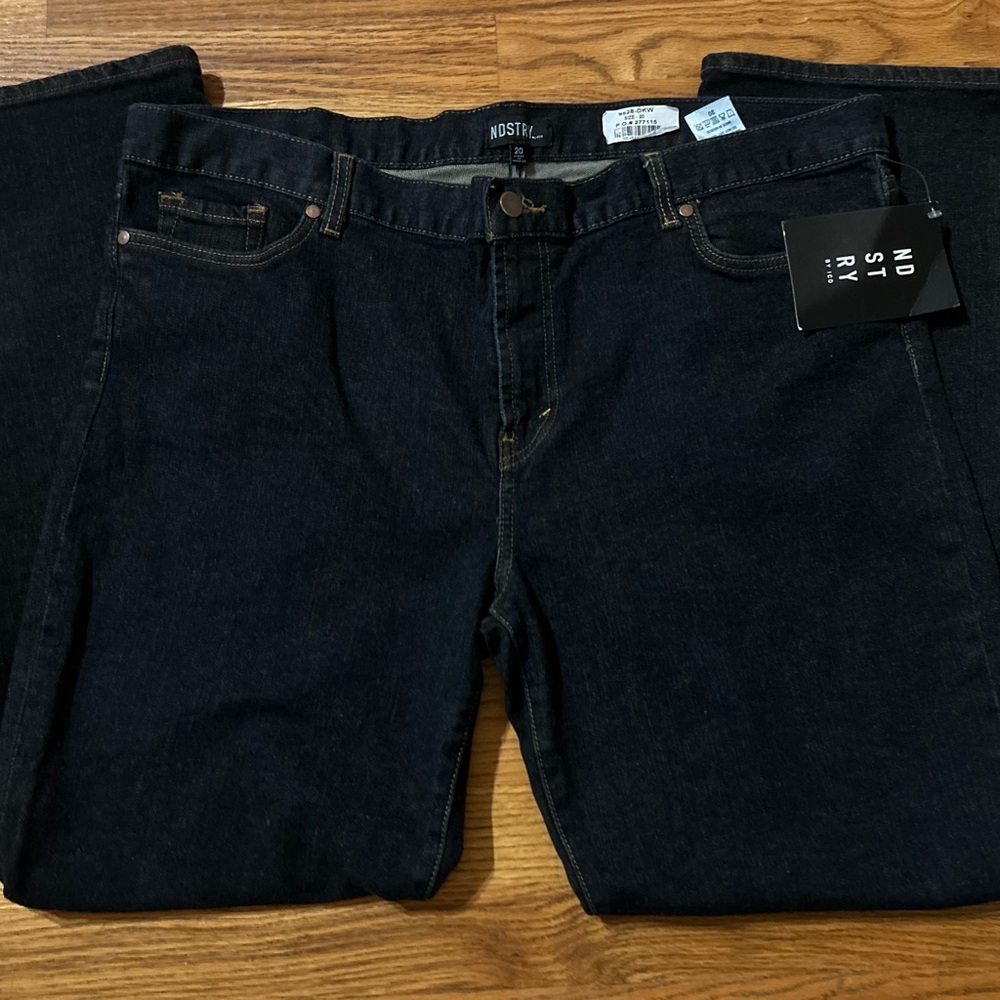 NEW WITH TAGS!! NDSTRY Women's Straight Jeans, Dark Wash, Size‎ 20.